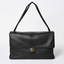 Load the image into the gallery viewer. 新品未使用 26年 CHANEL シャネル マキシハンドバッグ ランダム番台 AS6231 ココマーク グレインカーフスキン ブラック ゴールド金具 中古 4a006556