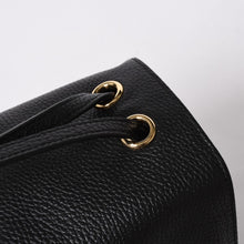Load the image into the gallery viewer. 新品未使用 26年 CHANEL シャネル マキシハンドバッグ ランダム番台 AS6231 ココマーク グレインカーフスキン ブラック ゴールド金具 中古 4a006556