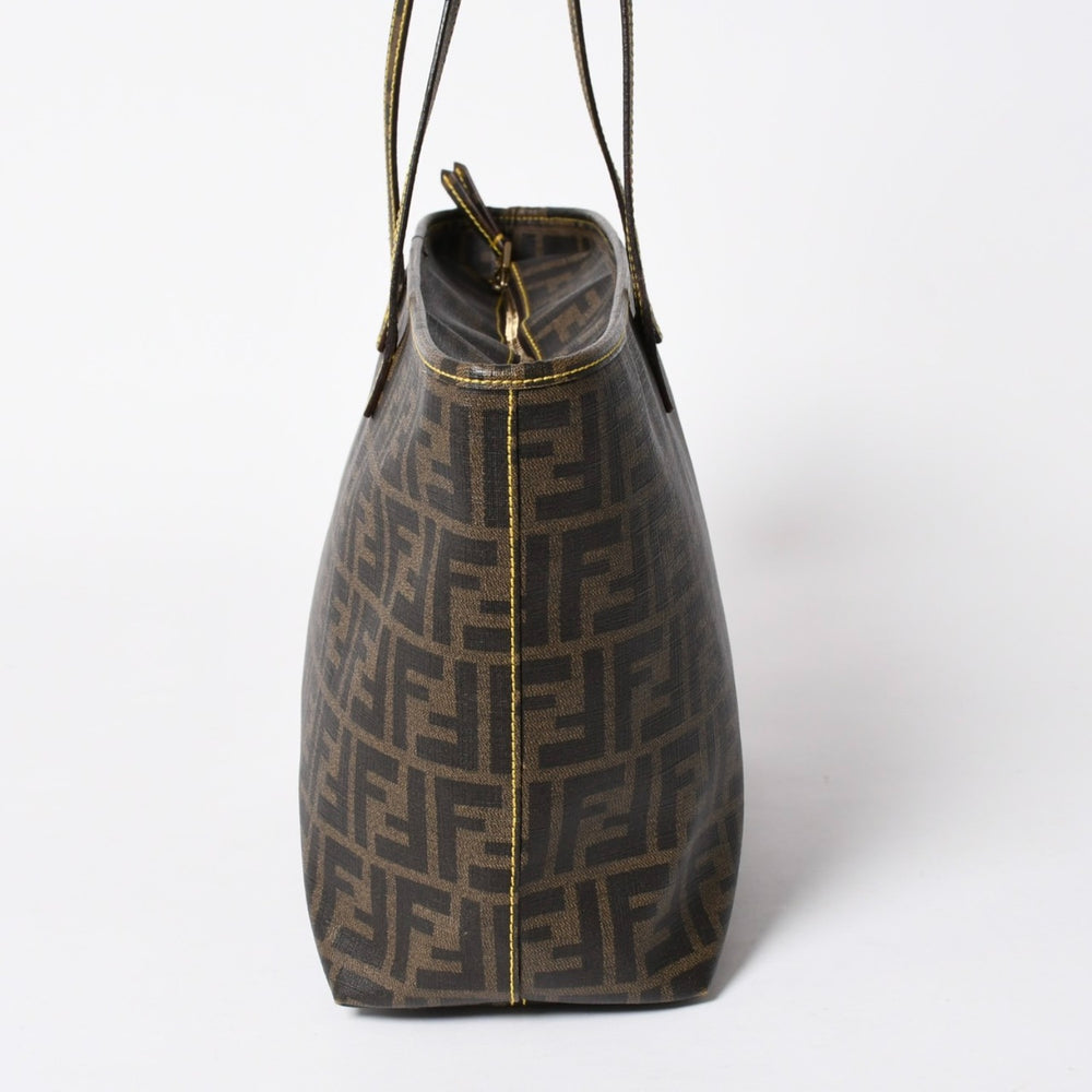 極美品 FENDI フェンディ ズッカ柄 トートバッグ AT23605 ホログラムシール付き PVC ブラウン イエロー ゴールド金具 中古 4a006494
