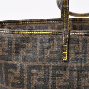 極美品 FENDI フェンディ ズッカ柄 トートバッグ AT23605 ホログラムシール付き PVC ブラウン イエロー ゴールド金具 中古 4a006494