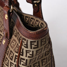 Load the image into the gallery viewer. FENDI フェンディ ズッキーノ ハンドバッグ トートバッグ 8BH16I キャンバス レザー ベージュ ブラウン ゴールド金具 美品 中古 4a006514