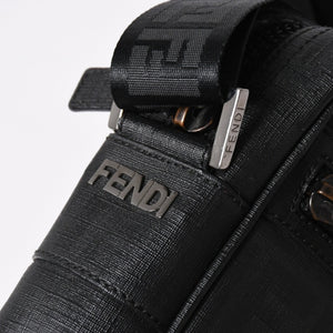 極美品 FENDI フェンディ ズッカ FFロゴ クロスボディ ショルダーバッグ 7VA232 PVC ブラック ブラックメタル金具 中古 4a006498