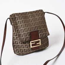 画像をギャラリービューアに読み込む, 極美品 FENDI フェンディ ズッキーノ ショルダーバッグ 8BT075 キャンバス レザー ベージュ ブラウン ゴールド金具 中古 4a006515
