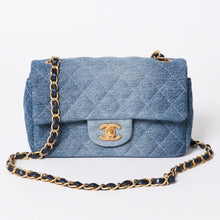 将图片加载到图库查看器中。 新品同様品 CHANEL シャネル ミニマトラッセ20 ココマーク グラデーション デニム チェーンショルダーバッグ ショルダーバッグ ランダム番台 ブルー 中古 4a006403