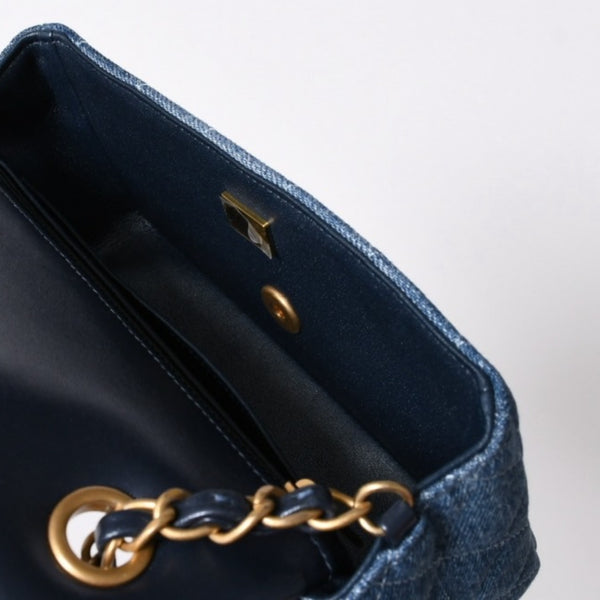 新品同様品 CHANEL シャネル ミニマトラッセ20 ココマーク グラデーション デニム チェーンショルダーバッグ ショルダーバッグ ランダム番台 ブルー 中古 4a006403