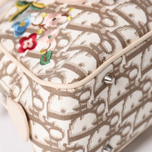 将图片加载到图库查看器中。 極美品 CHRISTIAN DIOR クリスチャンディオール トロッター フラワー刺繍 ミニボストンバッグ ガリアーノ期 ベージュ マルチカラー コットンキャンバス 中古 4a006397