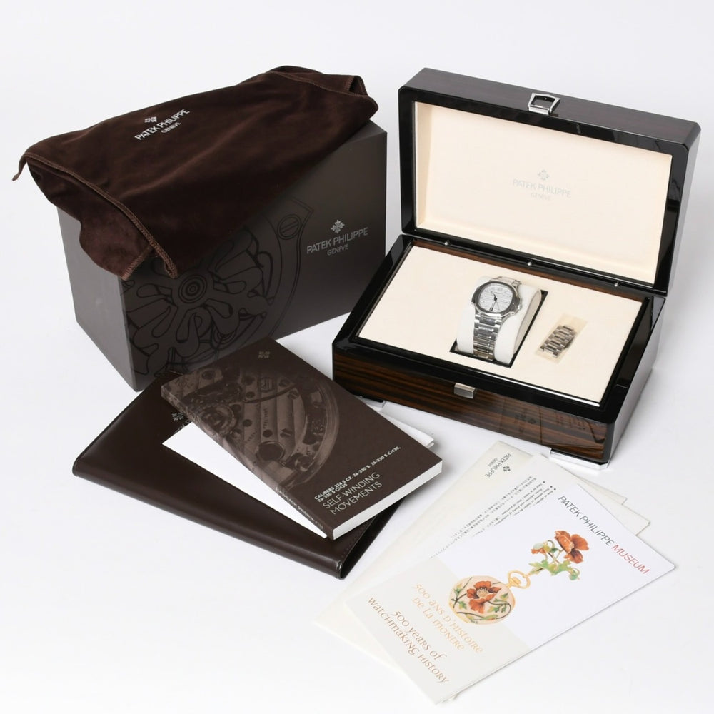 PATEK PHILIPPE パテック フィリップ NAUTILUS ノーチラス 腕時計 7118/1A-010 ステンレススチール シルバー文字盤 極美品 中古 4a006554