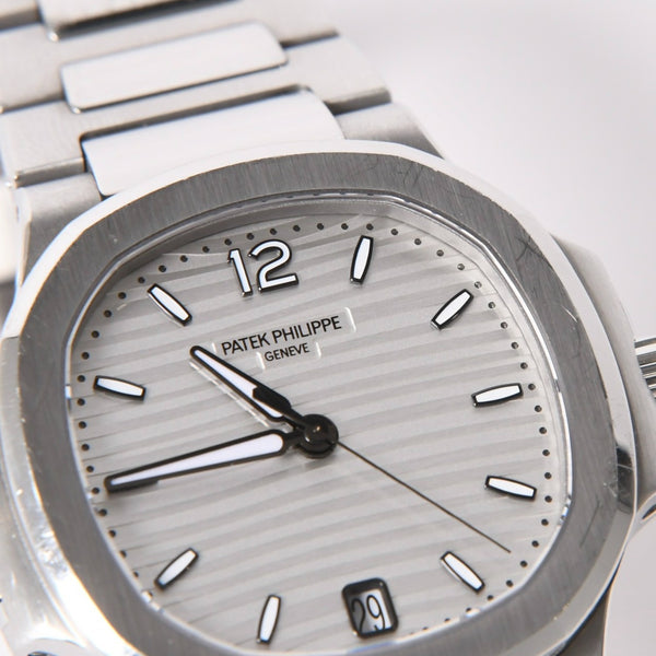 PATEK PHILIPPE パテック フィリップ NAUTILUS ノーチラス 腕時計 7118/1A-010 ステンレススチール シルバー文字盤 極美品 中古 4a006554