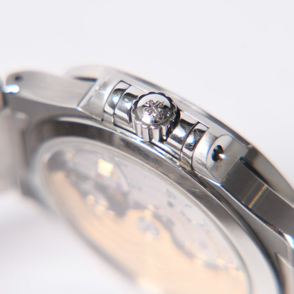 PATEK PHILIPPE パテック フィリップ NAUTILUS ノーチラス 腕時計 7118/1A-010 ステンレススチール シルバー文字盤 極美品 中古 4a006554