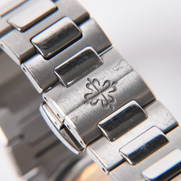 PATEK PHILIPPE パテック フィリップ NAUTILUS ノーチラス 腕時計 7118/1A-010 ステンレススチール シルバー文字盤 極美品 中古 4a006554