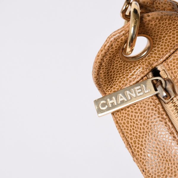 極美品 CHANEL シャネル チェーンワンショルダーバッグ 8番台 ココマーク パッチ キャビアスキン ベージュ ゴールド金具 中古 4a006583