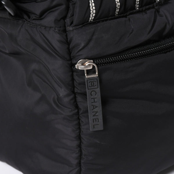 極美品 CHANEL シャネル スポーツライン ナイロン メッセンジャーバッグ A32807 キルティング 10番台 ブラック ココマーク 中古 4a006584