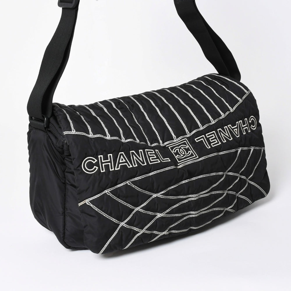 極美品 CHANEL シャネル スポーツライン ナイロン メッセンジャーバッグ A32807 キルティング 10番台 ブラック ココマーク 中古 4a006584