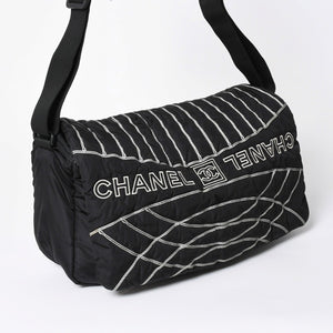 極美品 CHANEL シャネル スポーツライン ナイロン メッセンジャーバッグ A32807 キルティング 10番台 ブラック ココマーク 中古 4a006584