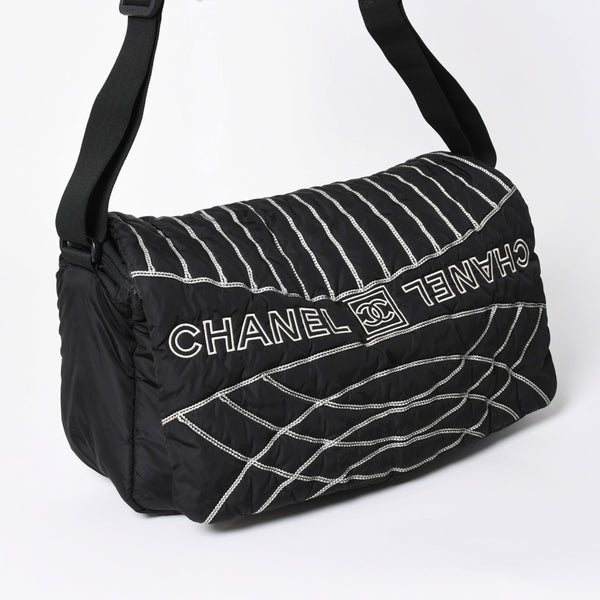 極美品 CHANEL シャネル スポーツライン ナイロン メッセンジャーバッグ A32807 キルティング 10番台 ブラック ココマーク 中古 4a006584