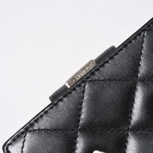 極美品 CHANEL シャネル カンボンライン 二つ折り財布 A26720 9番台 ココマーク カーフスキン がま口 ブラック シルバー金具 中古 4a006607