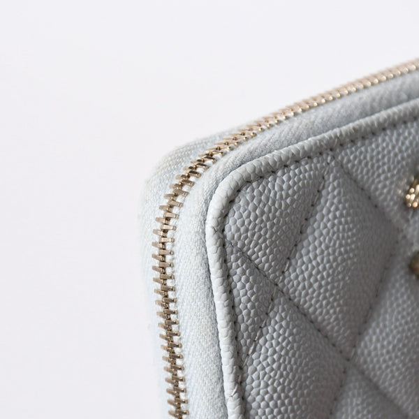 CHANEL シャネル ラウンドジップ ウォレット 財布 ランダム番台 ココマーク キャビアスキン ライトブルー ゴールド金具 美品 中古 4a006610