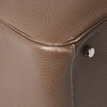 Load the image into the gallery viewer. HERMES エルメス 2WAYバッグ リンディ30 エトゥープ ◽︎R刻印 トリヨンクレマンスシルバー金具 美品 中古 4a006656