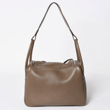 Load the image into the gallery viewer. HERMES エルメス 2WAYバッグ リンディ30 エトゥープ ◽︎R刻印 トリヨンクレマンスシルバー金具 美品 中古 4a006656