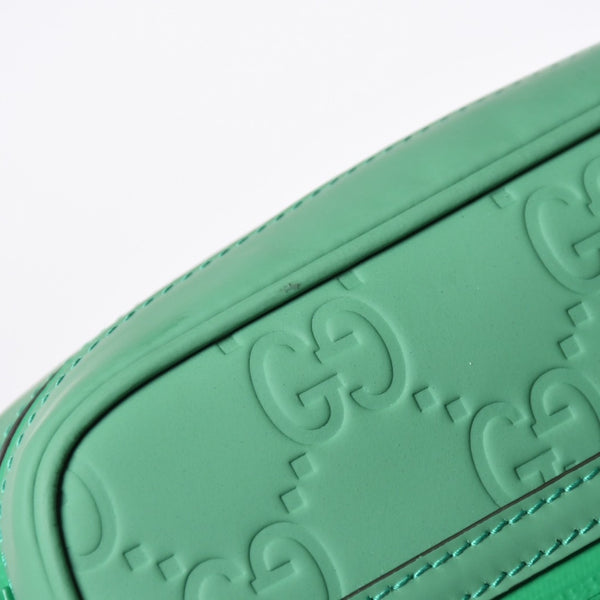新品同様品 GUCCI グッチ ショルダーバッグ GGラバーエフェクト ミニ ショルダーバッグ ラバーグリーン グリーン 771321 中古 4a006672