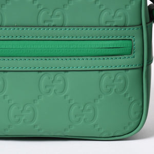 新品同様品 GUCCI グッチ ショルダーバッグ GGラバーエフェクト ミニ ショルダーバッグ ラバーグリーン グリーン 771321 中古 4a006672