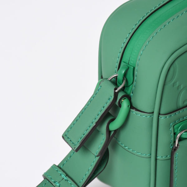 新品同様品 GUCCI グッチ ショルダーバッグ GGラバーエフェクト ミニ ショルダーバッグ ラバーグリーン グリーン 771321 中古 4a006672