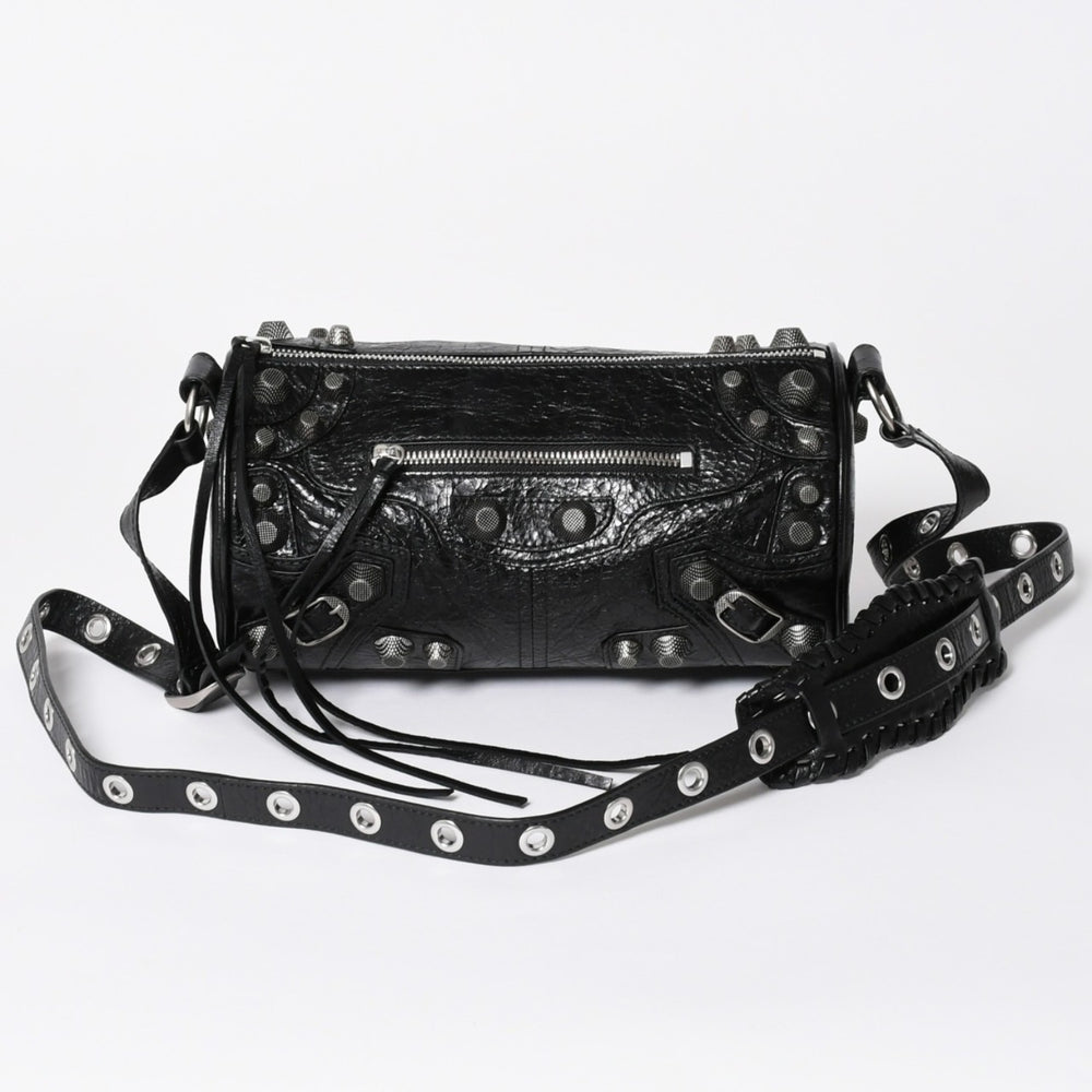 新品同様 BALENCIAGA バレンシアガ ルカゴール シリンダー ショルダーバッグ 771716 レザー ブラック シルバー金具 中古 4a006599