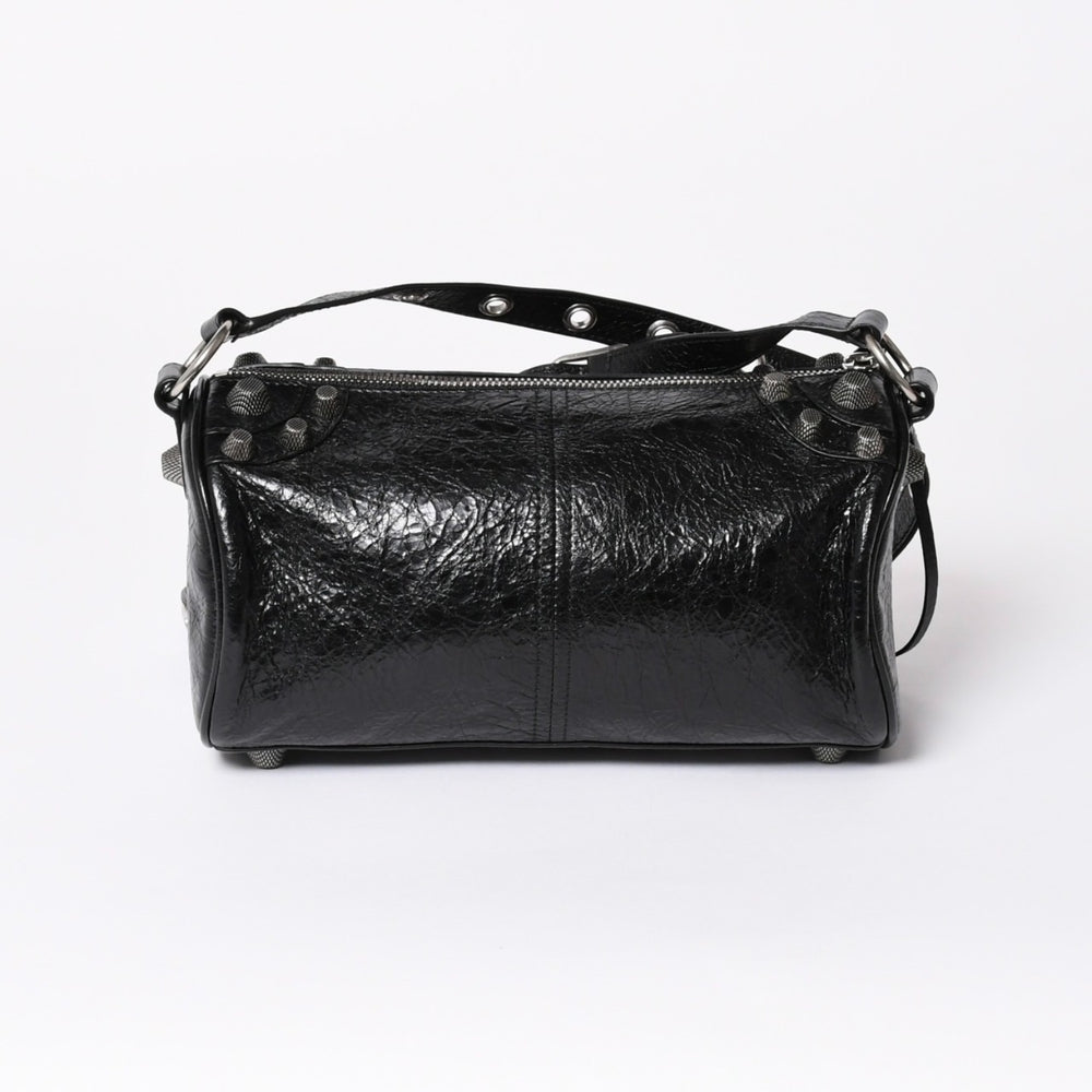 新品同様 BALENCIAGA バレンシアガ ルカゴール シリンダー ショルダーバッグ 771716 レザー ブラック シルバー金具 中古 4a006599