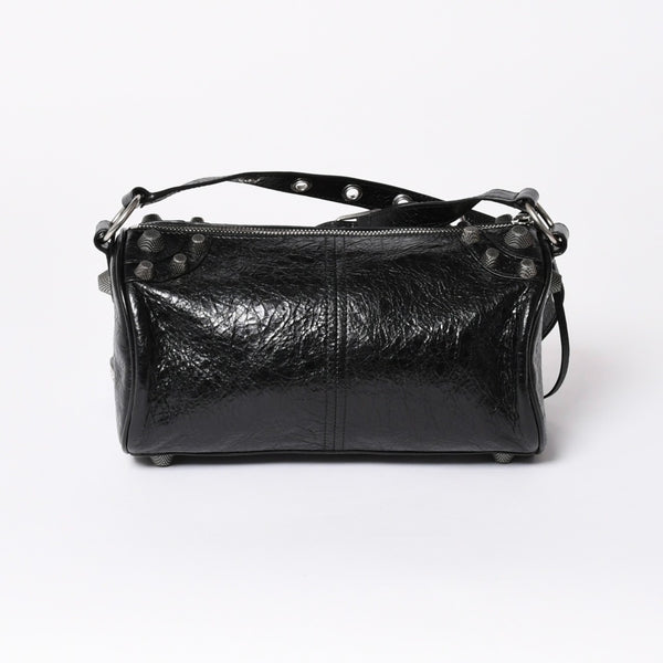 新品同様 BALENCIAGA バレンシアガ ルカゴール シリンダー ショルダーバッグ 771716 レザー ブラック シルバー金具 中古 4a006599