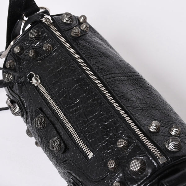 新品同様 BALENCIAGA バレンシアガ ルカゴール シリンダー ショルダーバッグ 771716 レザー ブラック シルバー金具 中古 4a006599