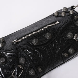 新品同様 BALENCIAGA バレンシアガ ルカゴール シリンダー ショルダーバッグ 771716 レザー ブラック シルバー金具 中古 4a006599