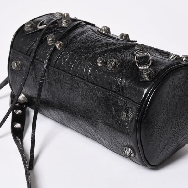 新品同様 BALENCIAGA バレンシアガ ルカゴール シリンダー ショルダーバッグ 771716 レザー ブラック シルバー金具 中古 4a006599