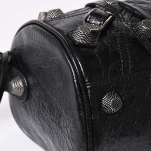 新品同様 BALENCIAGA バレンシアガ ルカゴール シリンダー ショルダーバッグ 771716 レザー ブラック シルバー金具 中古 4a006599
