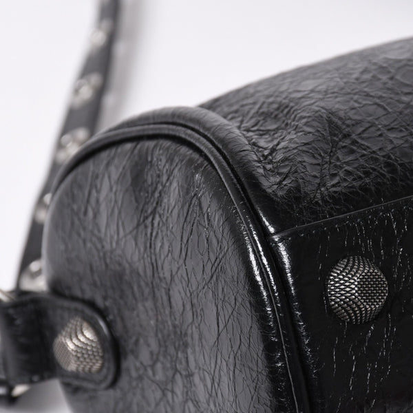 新品同様 BALENCIAGA バレンシアガ ルカゴール シリンダー ショルダーバッグ 771716 レザー ブラック シルバー金具 中古 4a006599