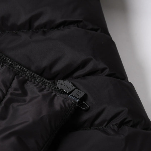 新品同様品 BALENCIAGA バレンシアガ 3B Sports Icon パーファージャケット スキーウェア 2023AW ブラック 773985 TP039 サイズ46 中古 4a006863
