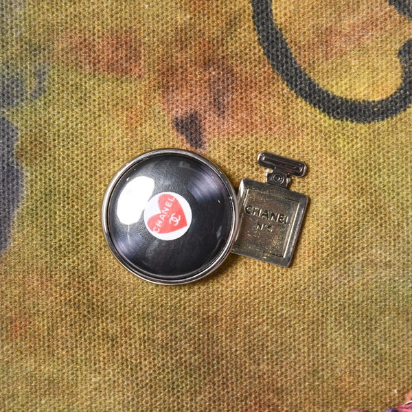 極美品 CHANEL シャネル エンブロイダリー ショルダーバッグ A92790 20番台 グラフィティ ココマーク カーキ マルチカラー 中古 4a006743