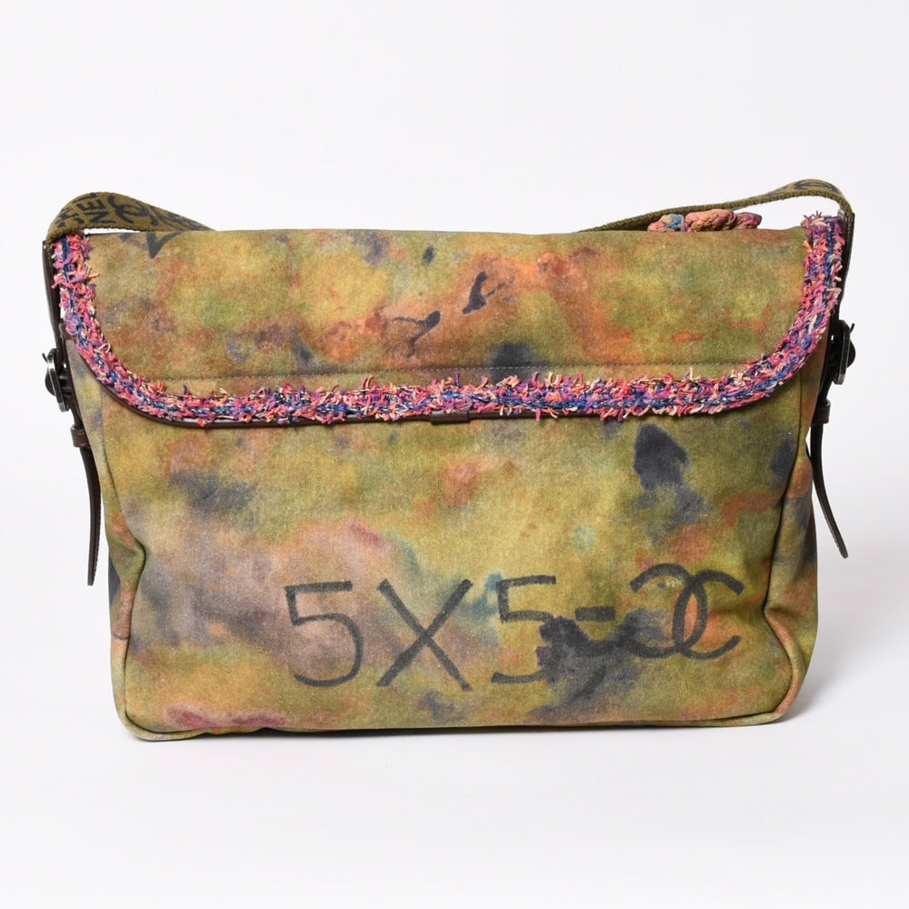 極美品 CHANEL シャネル エンブロイダリー ショルダーバッグ A92790 20番台 グラフィティ ココマーク カーキ マルチカラー 中古 4a006743