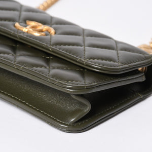 極美品 CHANEL シャネル アジャスタブル チェーンショルダーバッグ ランダム番台 ココマーク ラムスキン オリーブ ゴールド金具 中古 4a006774