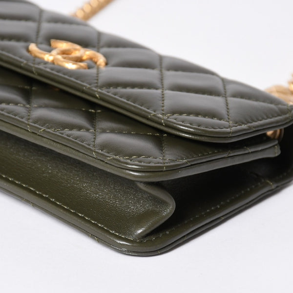 極美品 CHANEL シャネル アジャスタブル チェーンショルダーバッグ ランダム番台 ココマーク ラムスキン オリーブ ゴールド金具 中古 4a006774