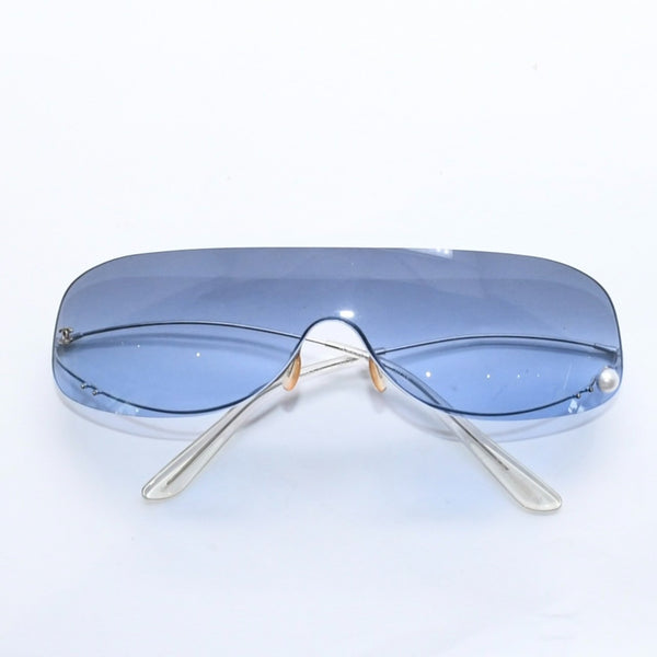 極美品 CHANEL シャネル シールド サングラス アイウェア 4054-H c.103/8F 125 ココマーク フェイクパール ブルー 中古 4a006787
