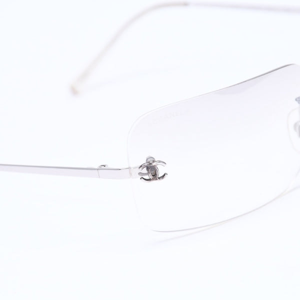 極美品 CHANEL シャネル リムレス サングラス アイウェア 4017 c.124/6I サイズ62□17 120 ココマーク シルバー グレー 中古 4a006793