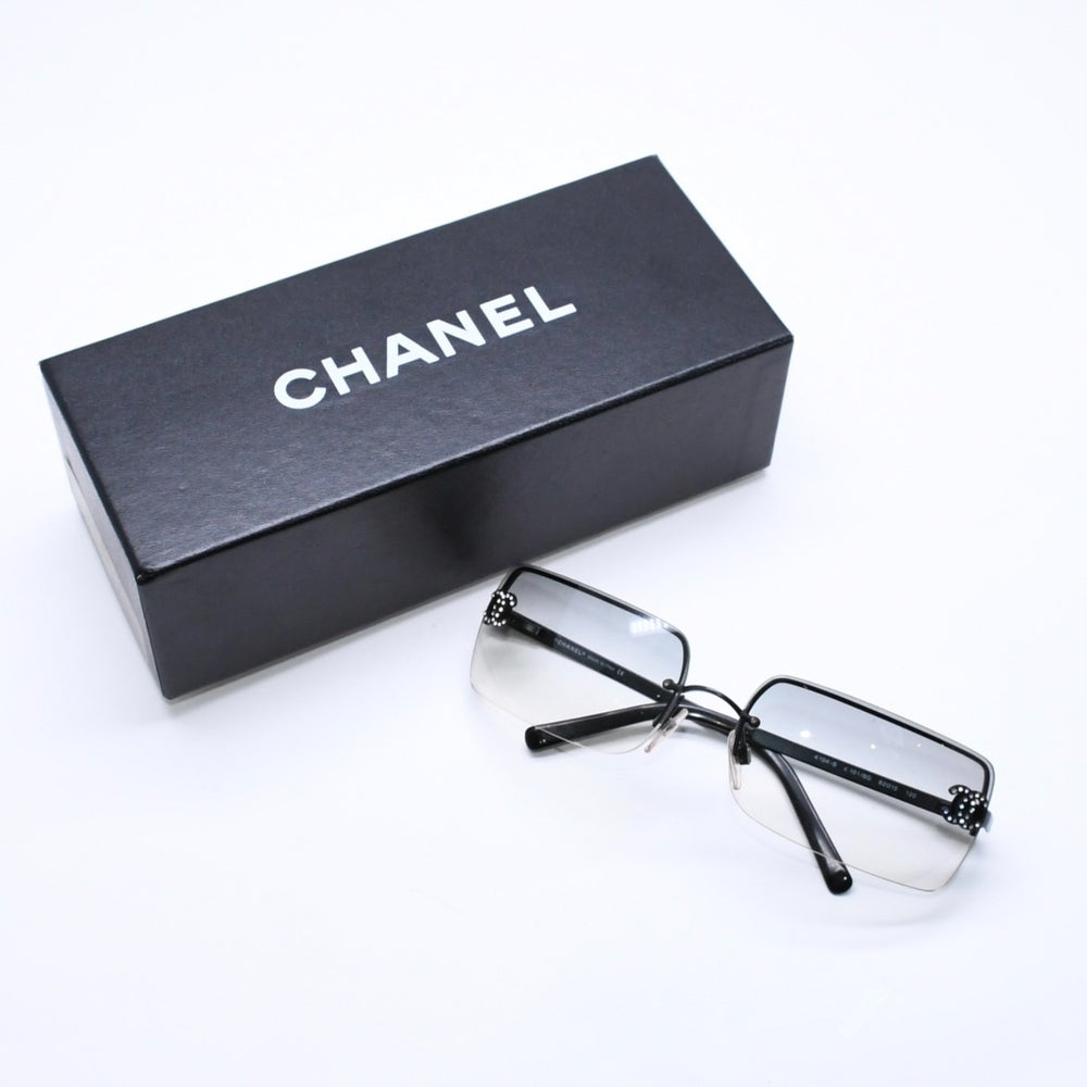 CHANEL シャネル ハーフリム サングラス アイウェア 4104-B c101/8G サイズ62□15 120 ココマーク ラインストーン 美品 中古 4a006786