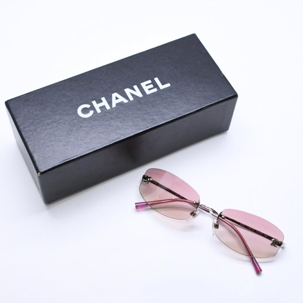 CHANEL シャネル リムレス サングラス アイウェア 4002 c.124/58 サイズ57□19 130 ココマーク ピンク グラデーション 美品 中古 4a006812