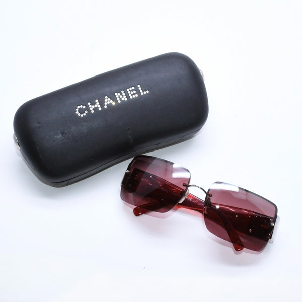 極美品 CHANEL シャネル リムレス サングラス サイドココマーク スクエアストーン メタル ラインストーン レッド シルバー金具 中古 4a006807