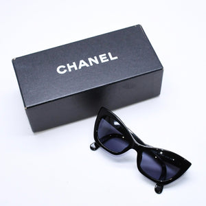極美品 CHANEL シャネル キャッツアイ サングラス アイウェア 01943 94305 ココマーク ブラック ゴールド 中古 4a006799