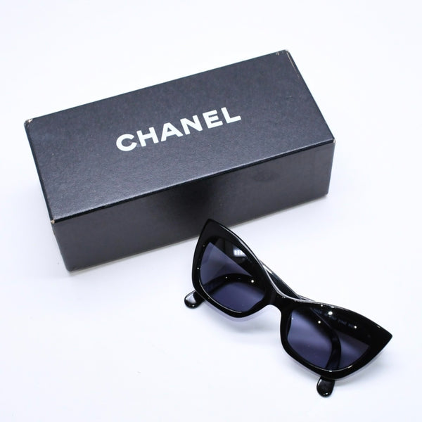 極美品 CHANEL シャネル キャッツアイ サングラス アイウェア 01943 94305 ココマーク ブラック ゴールド 中古 4a006799