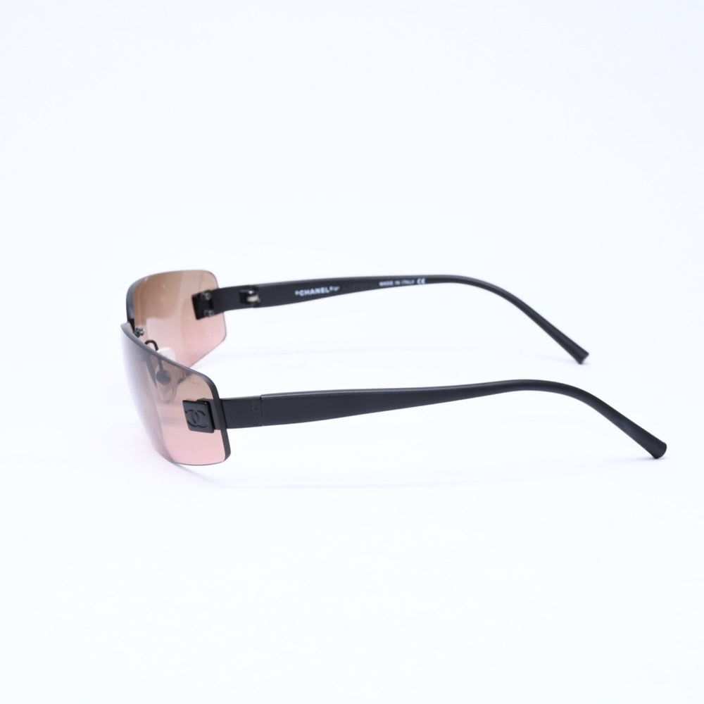 極美品 CHANEL シャネル リムレス サングラス アイウェア 4018 c.142/77 サイズ68□17 120 ココマーク マットブラック ブラウン 中古 4a006800