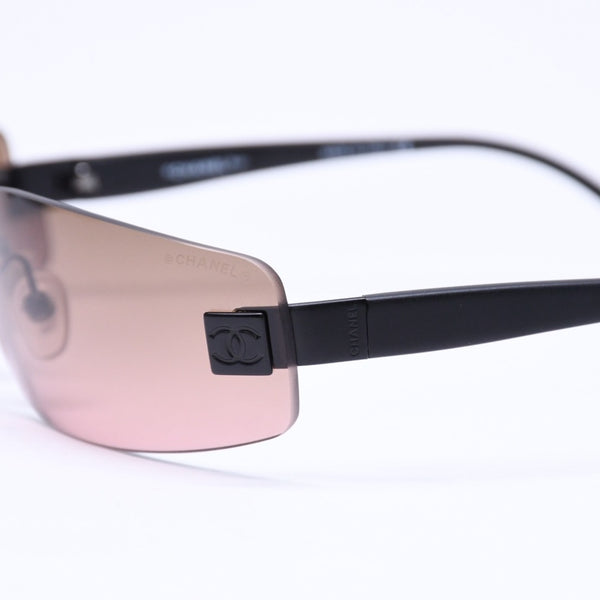 極美品 CHANEL シャネル リムレス サングラス アイウェア 4018 c.142/77 サイズ68□17 120 ココマーク マットブラック ブラウン 中古 4a006800