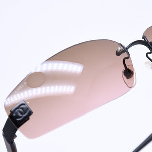 極美品 CHANEL シャネル リムレス サングラス アイウェア 4018 c.142/77 サイズ68□17 120 ココマーク マットブラック ブラウン 中古 4a006800