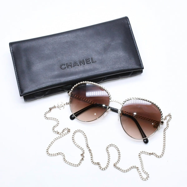 極美品 CHANEL シャネル チェーン付き サングラス 4242 イタリア製 メタル ゴールド金具 サイズ 55◻︎17 中古 4a006788